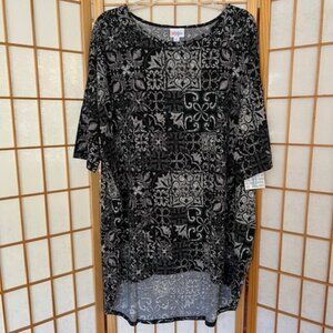 LuLaRoe Shirt. Irma. XL. Black and White